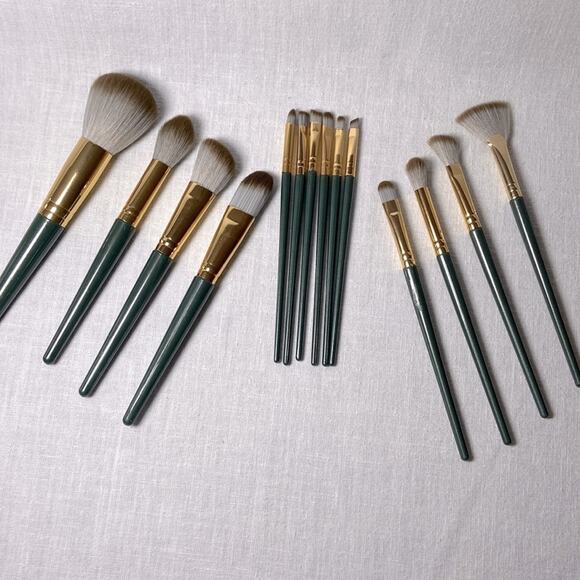 Makeup Brush Set 14 pc Brushes Green Handles Gold Tone Accent - Picture 1 of 5